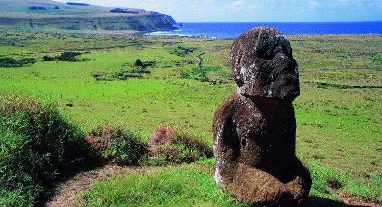moai-aku-e1430048565837